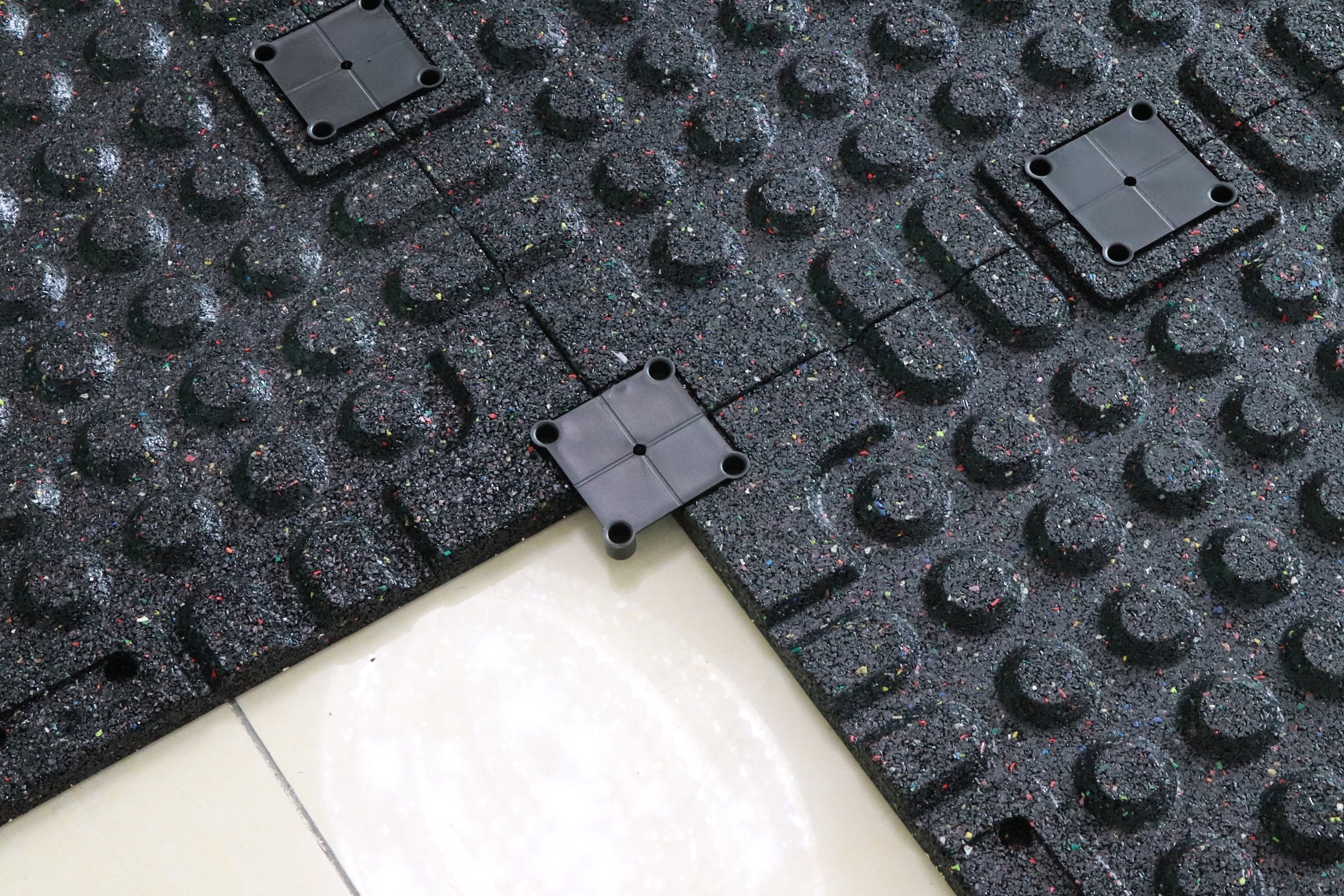 2.5cm Rubber floor tiles