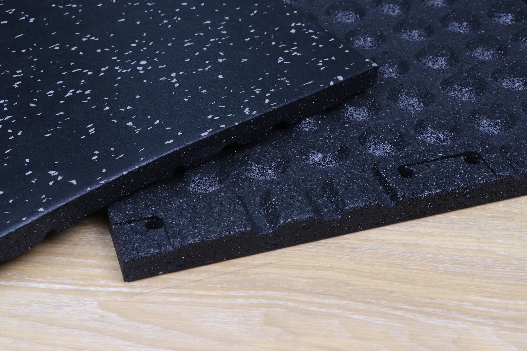 2.5cm Rubber floor tiles